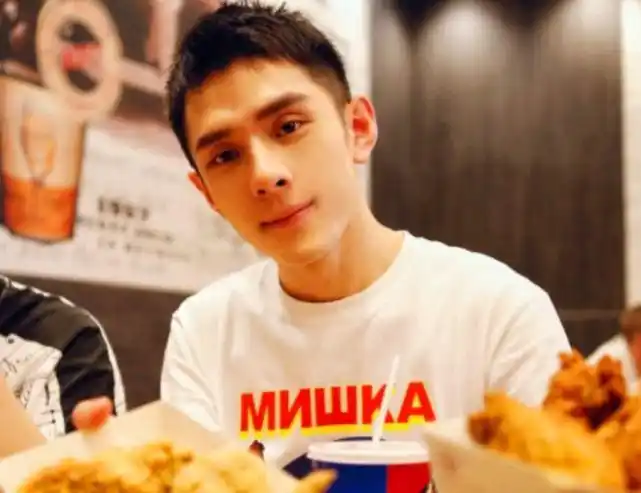 南昌大学霸气护校友!李佳琦是我们学校的学生,予以结业总行了吧