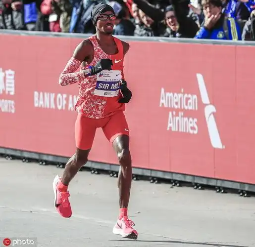 莫·法拉无疑是芝加哥马拉松的头号热门