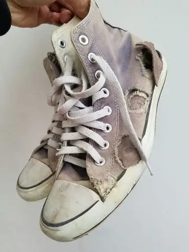 伊拉克成色 经典款all star 无刻意磨损 穿着玩了一段滑板 烂了之后