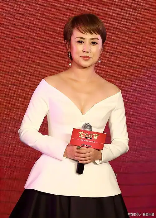 马丽长发造型好温柔