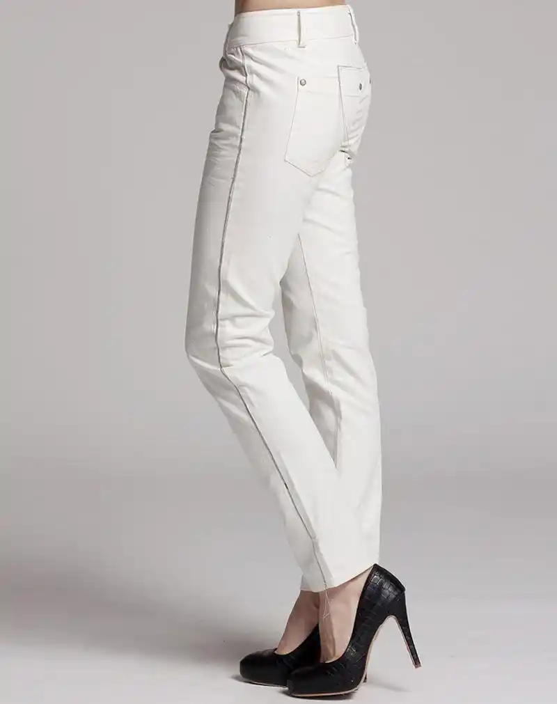 女款白色裤子