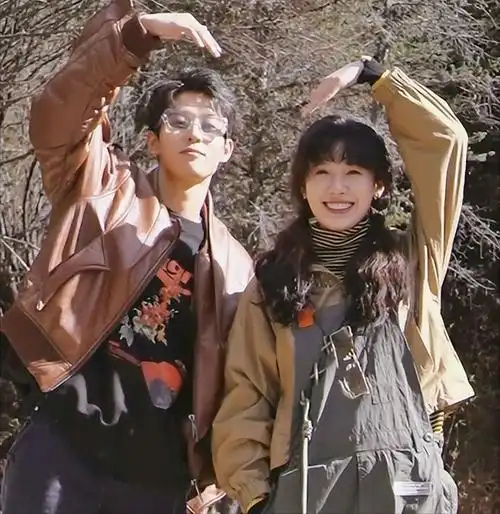 吴宇恒甘当王子璇的遮阳伞