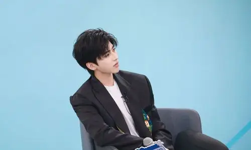 是时候安利蔡徐坤穿搭啦,男票照着穿,约会相当给面