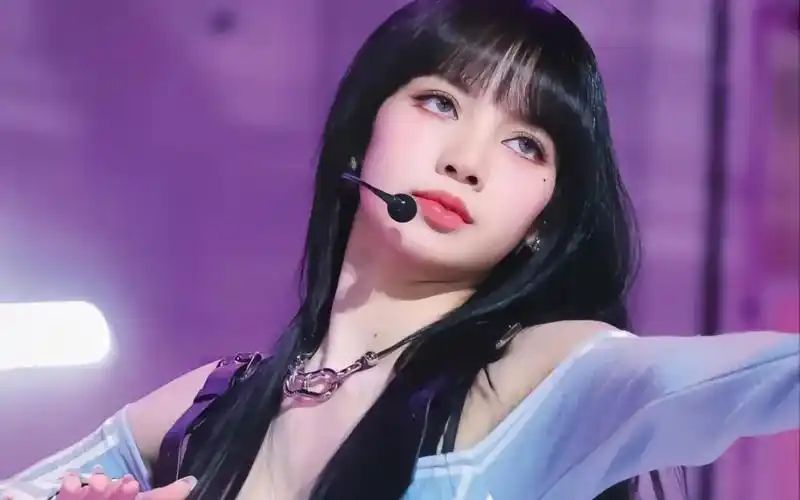 black pink lisa 百万直拍 海盐味的lisa真滴甜!_哔哩哔哩_bilibili