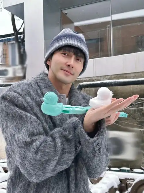 别太可爱了我说!#高伟光也去夹小雪鸭了