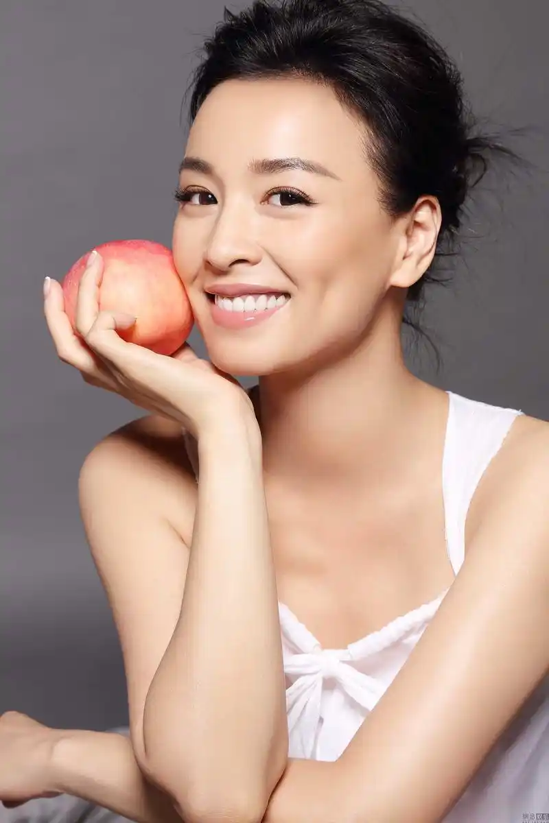 张庭写真曝光 将接替倪萍当主持