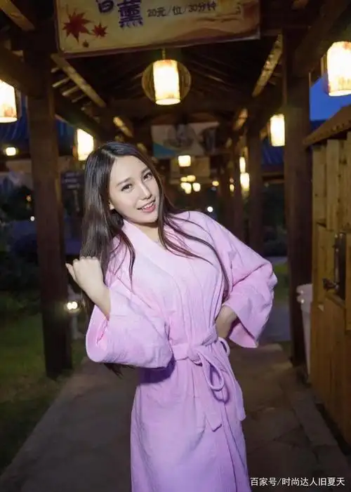 邓雪身材有多好?一身白色连衣裙穿出满屏仙女范,这双腿真是绝了