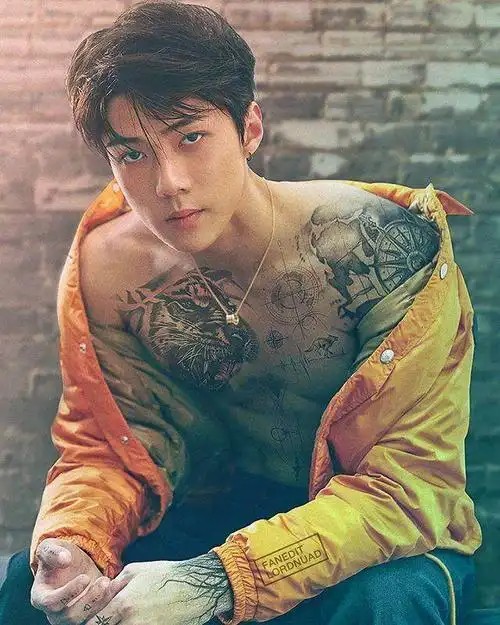 穿衣显瘦脱衣有肉,吴世勋这小腹肌觉得如何?