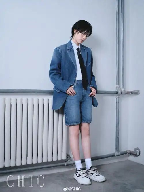 陆柯燃夏风绿野大片