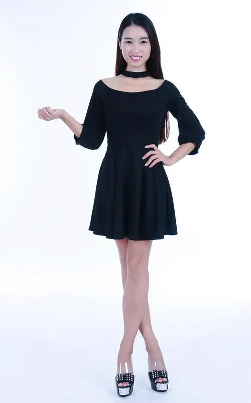 美女人像站姿原片7p