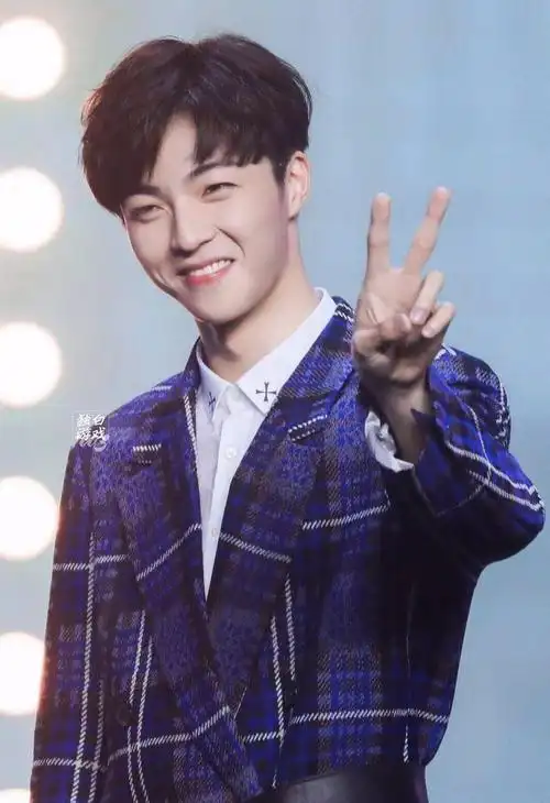 盘点那些有酒窝的男明星,易烊千玺张艺兴,你醉倒在谁的酒窝里?