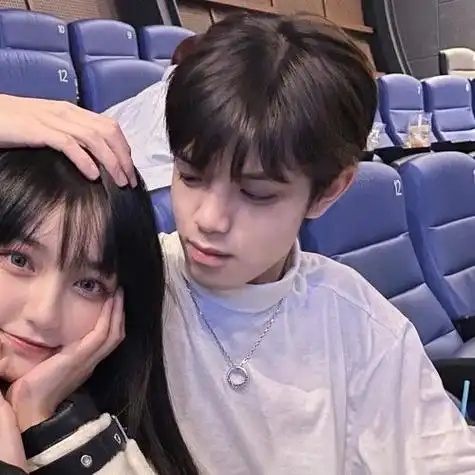 冬季情侣头像情侣头像一男一女情头情头像情侣双人一人一张动漫