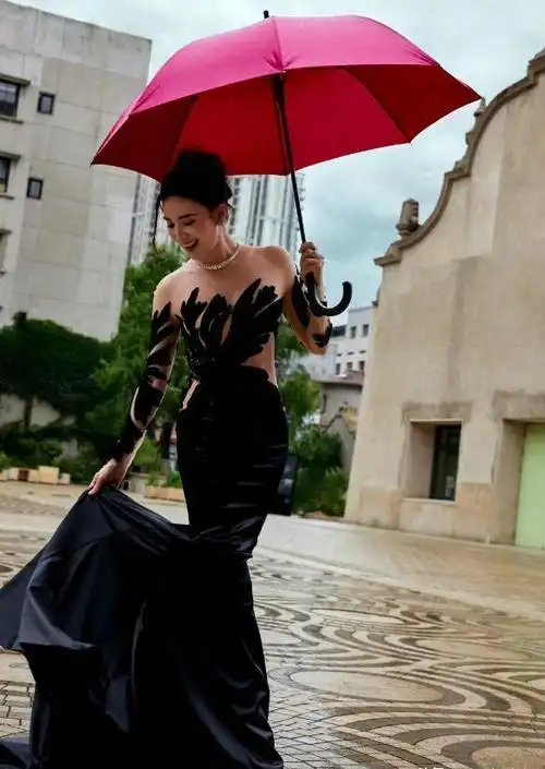 她曾被4个男人追求,和5婚导演同居5年,"狠人"宋佳有多疯狂