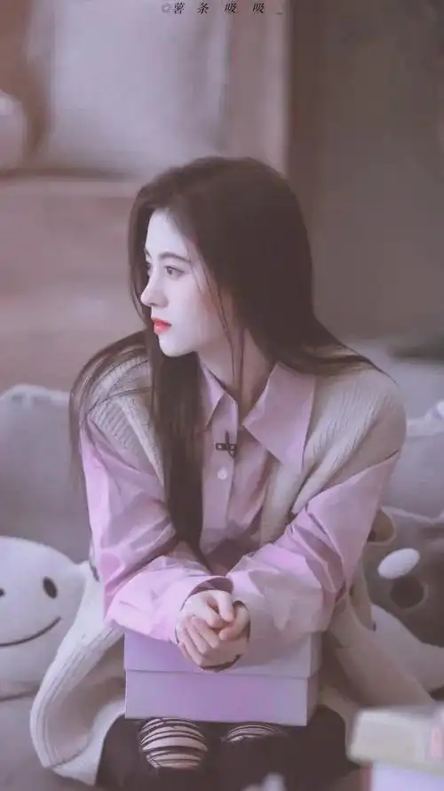 四千年美女鞠婧祎气质清新脱俗