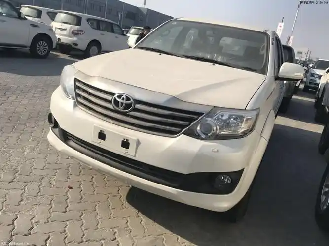 丰田越野小霸王奔跑者现车在港低至23万新车开回家!