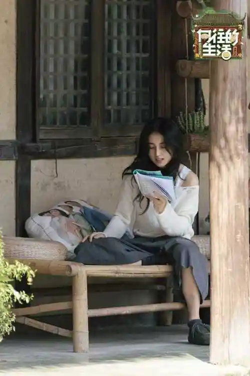 《向往的生活-戏如人生》用沉浸式话剧围读 与观众建立情感共振