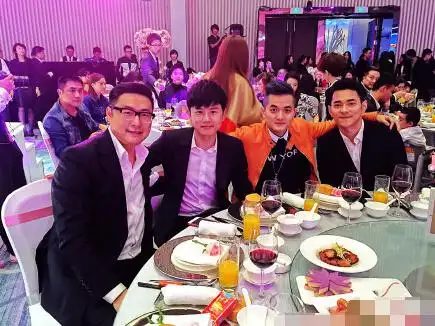 上海知名主持人朱桢再婚王岳伦张杰等到贺