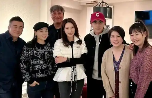 近年刘恺威主力发展内地市场,还与内地一线花旦杨幂结婚又离婚,前年底