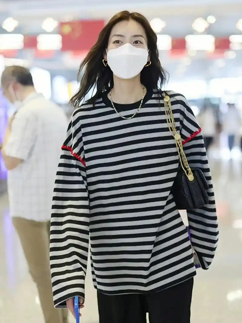 刘雯同款t恤,黑灰条纹t,绿色条纹t.大表姐,周雨彤女明星私 - 抖音