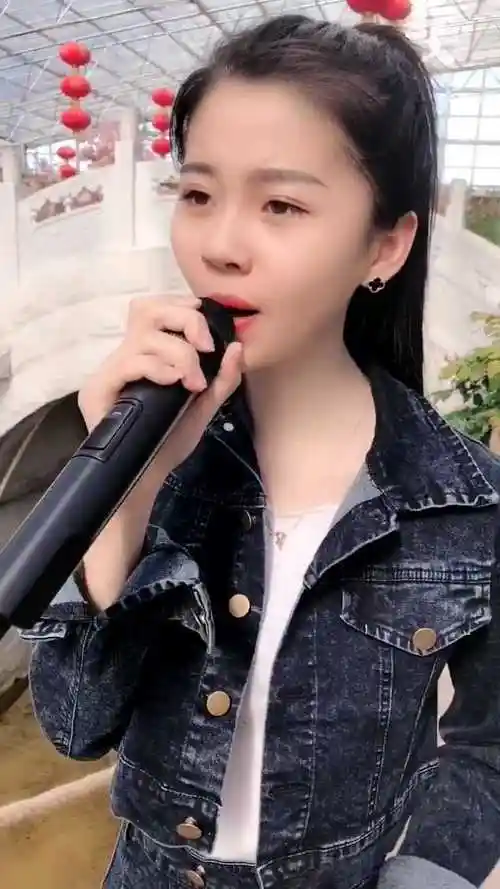 小姑娘翻唱快手好听到爆