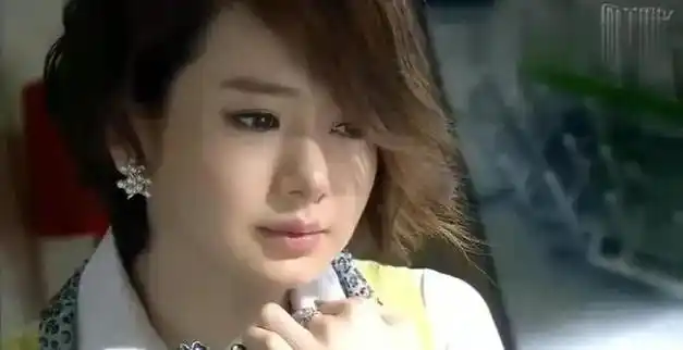 戚薇在《乘风》舞台唱《如果爱忘了》?梦回童年《爱情睡醒了》