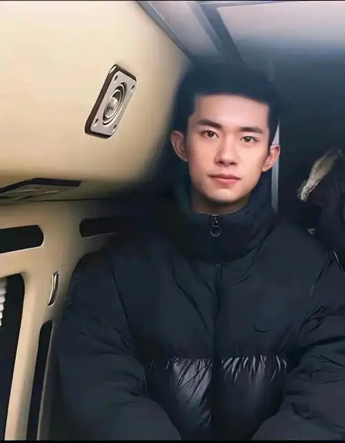 易烊千玺  #易烊千玺未来无界  #千玺生图  #ins