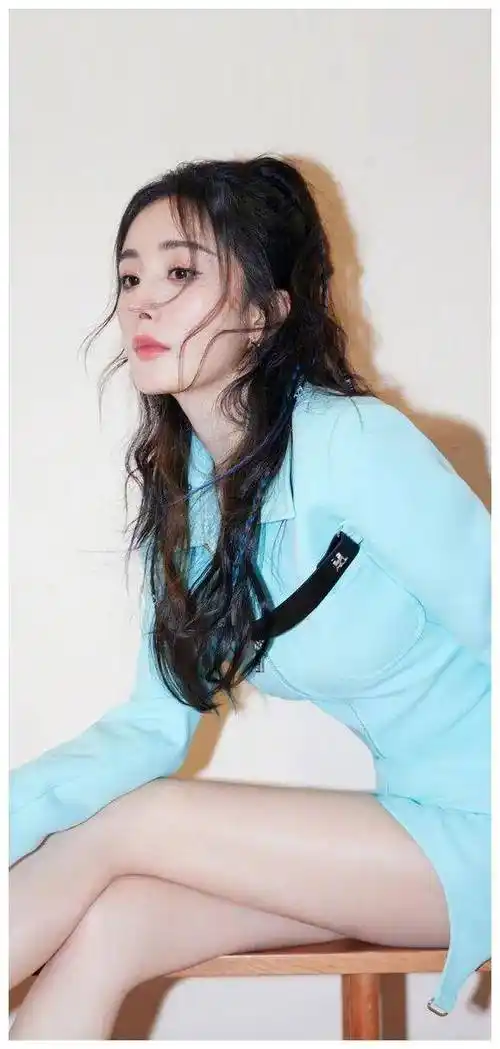 杨幂满载风华的腿精惊艳双玉足