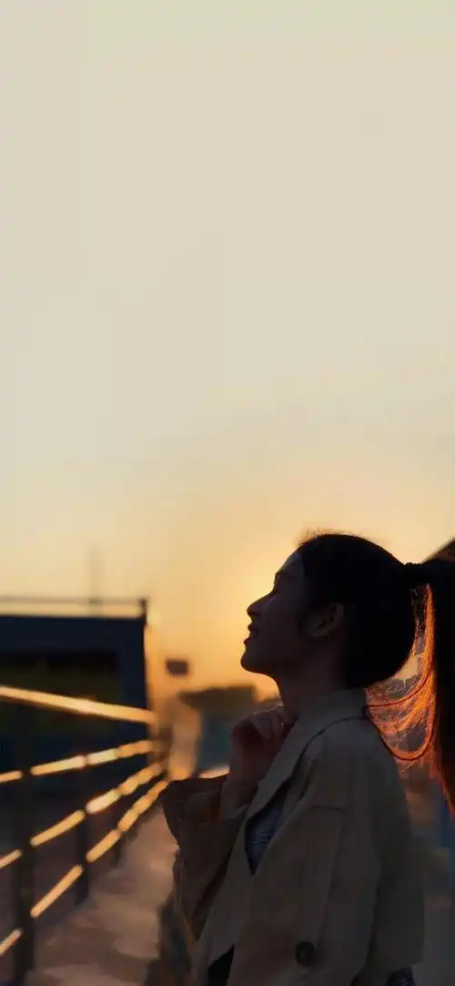 超美背影壁纸.时间会告诉你,世界上所以东西都会过期