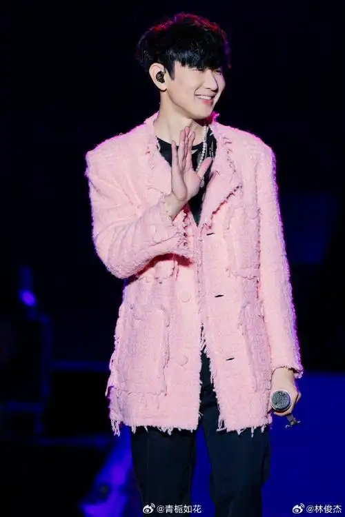 林俊杰感谢周深##林俊杰晒与周深合照