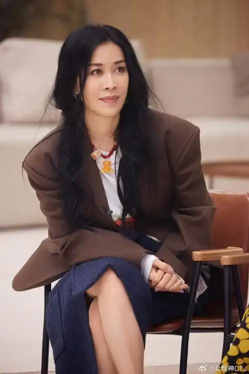 那英  ying na  性别:女  出生日期:1967-11-27  出生地:中国,辽宁