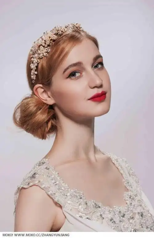 女模-花瓣网|陪你做生活的设计师 | 玫瑰花朵盘发美女模特