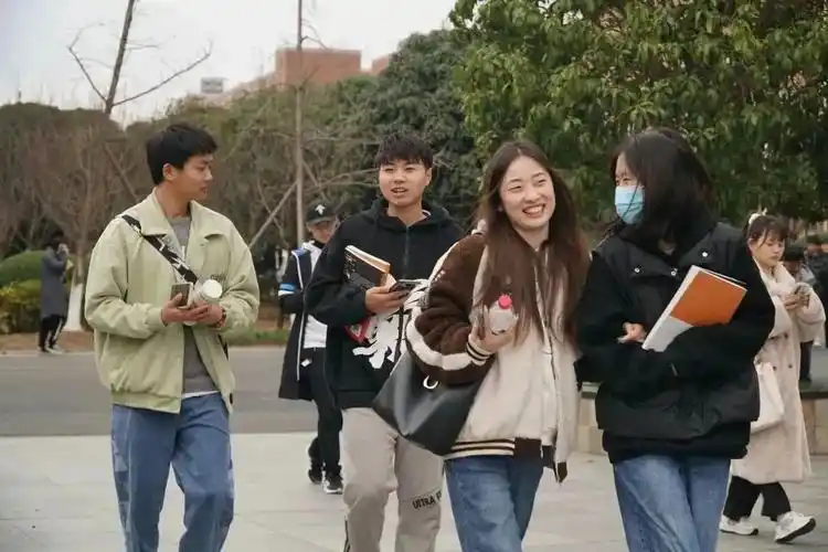 西南交通大学希望学院丨什么叫永葆童真这就是了