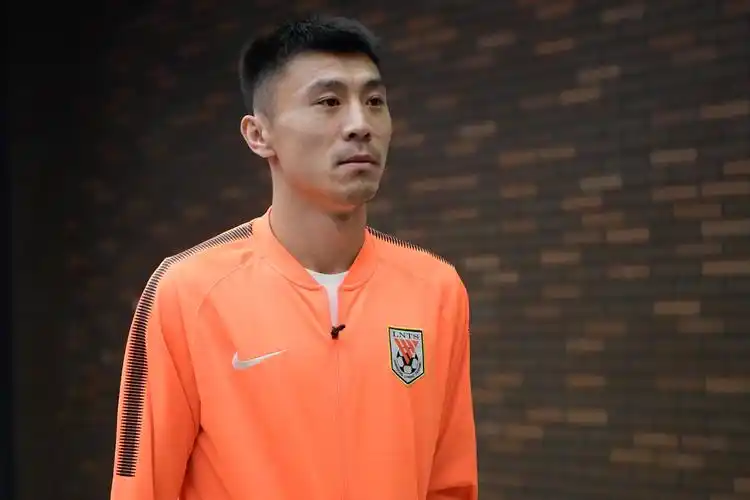 鲁能官博祝福郑铮31岁生日咬定青山不放松立根原在破岩中