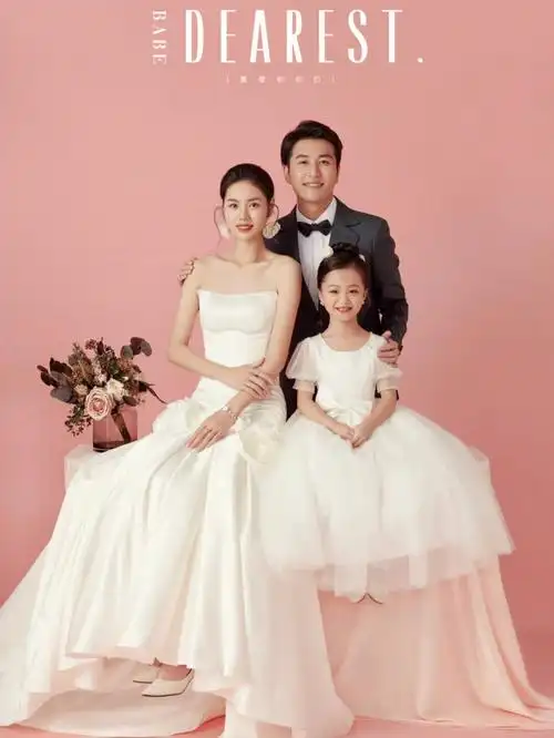 白纱勾勒一家三口的小浪漫婚纱系列