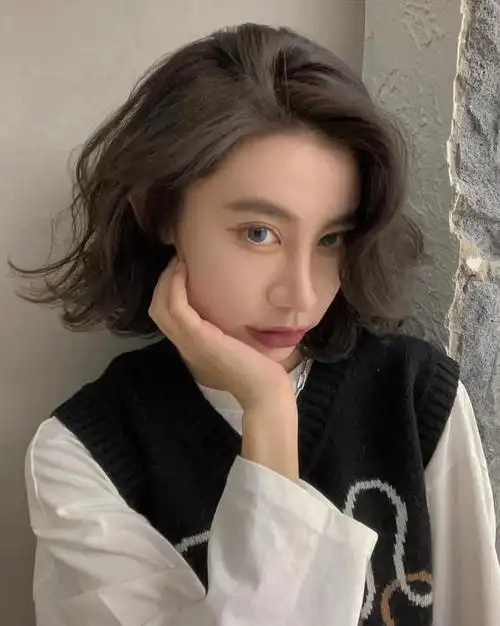 韩式短发韩式短发最大的一个特点便是显气质和温柔了,这个短发在2020