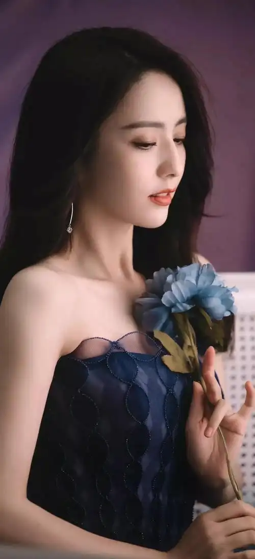 佟丽娅气质优雅温婉大方甜美可人