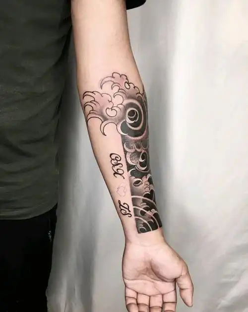 半边水浪纹身图片_手部老传统纹身图案
