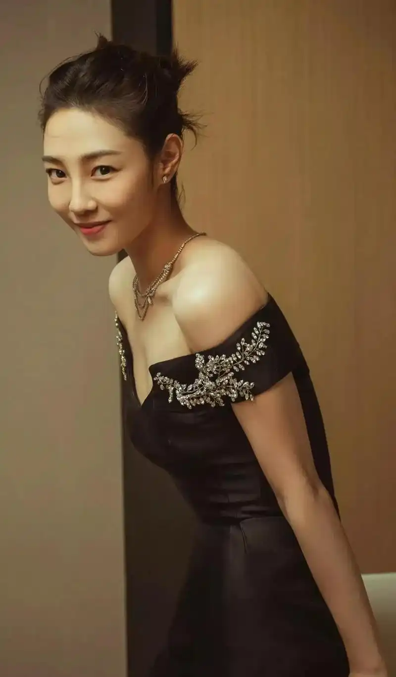 白百何高清写真图集,知性干练,御姐范十足