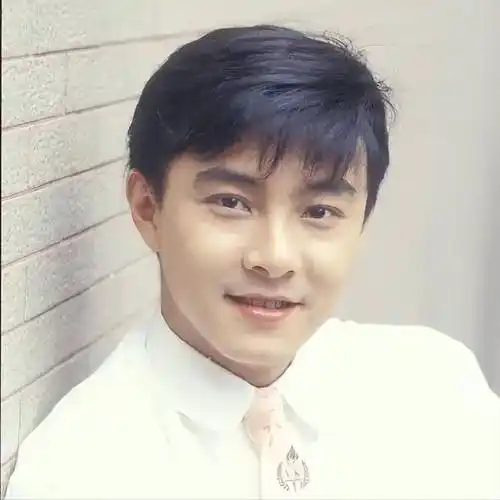 18岁黄渤忍了,18岁鹿晗也忍了,看了18岁的雷佳音我忍不了了