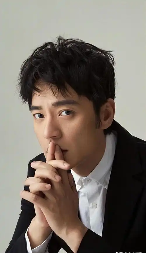 他娶过郝蕾爱过王珞丹负了殷桃没想到和小12岁的她修成正果