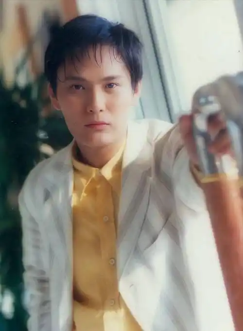 28年前,那个唱"爱如潮水"的张信哲,怎么突然不"红"了?_音乐_公司_比赛