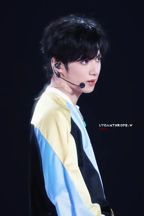 "喜欢山城的夏天  更喜欢山城的少年"-20240503 重庆演唱会#刘耀文