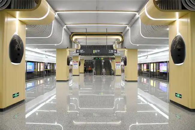 今天成都地铁五线齐发8号线一期今天正式开通初期运营