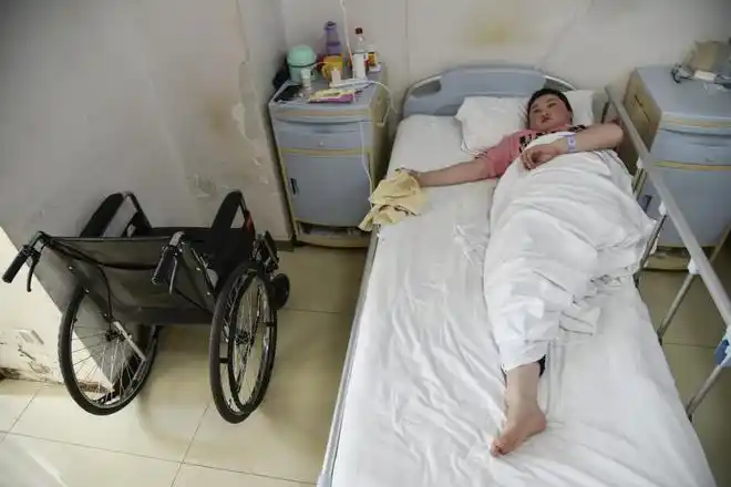 花季少女无法做保腿治疗为活命选择截肢活下去才有希望