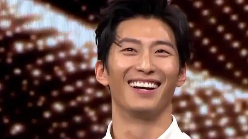 被窦骁各国口音的英语笑死了男神真的有趣的灵魂和帅气的外表同时拥有