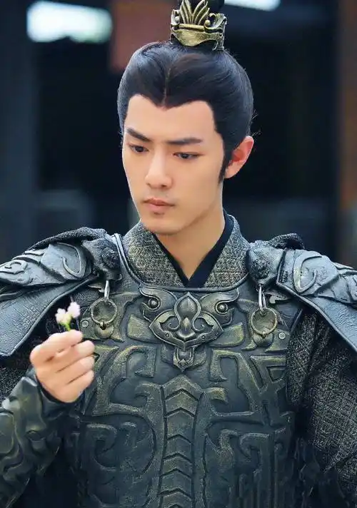 [流泪][流泪][流泪]【周生辰】最喜欢胡歌仙剑三里演的飞蓬大将军铠甲