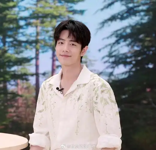 肖战把春天穿身上##肖战清爽白衬衫##肖战治愈系笑容