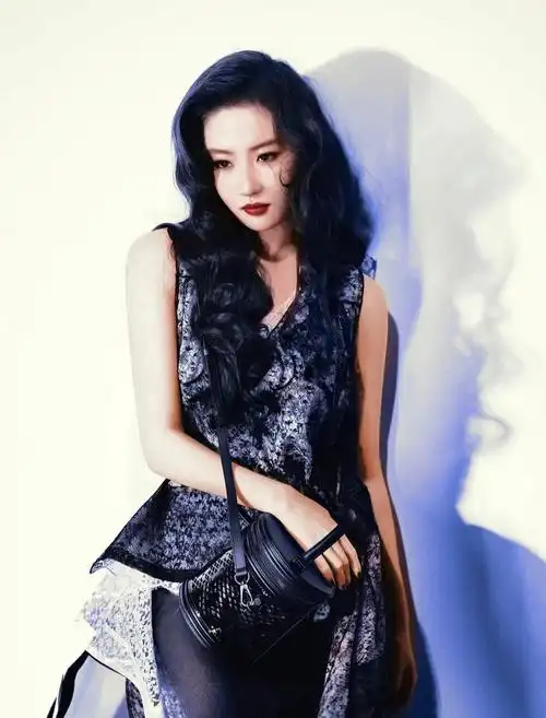 白秀珠长大了好美好美