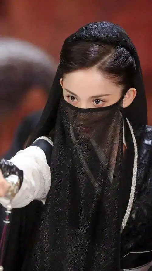 女星穿黑衣古装蒙面蒋欣像个侠客赵丽颖又美又神秘