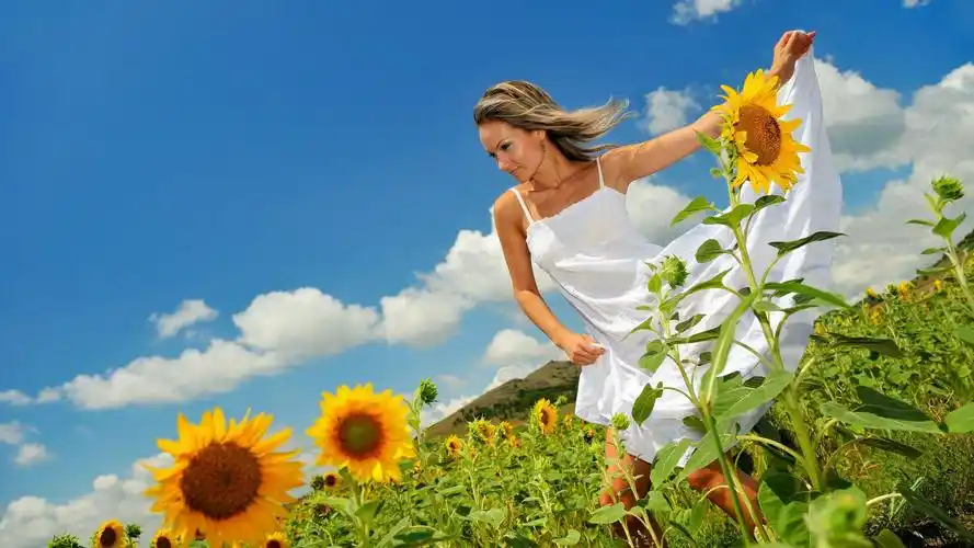 唯美风景中的美女高清电脑桌面壁纸